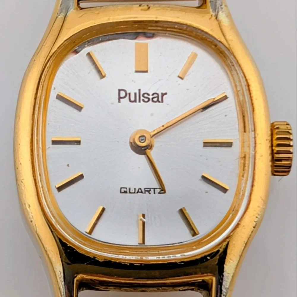 Vintage Pulsar Y590-5100 Gold-Tone Petite Women's Quartz Watch 16mm Expansion